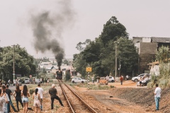 Maria-fumaça-ao-longe