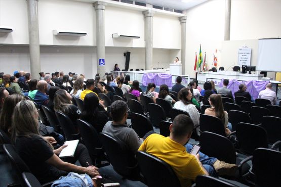 Comarca de Criciúma promove diálogo sobre violência doméstica para marcar Agosto Lilás