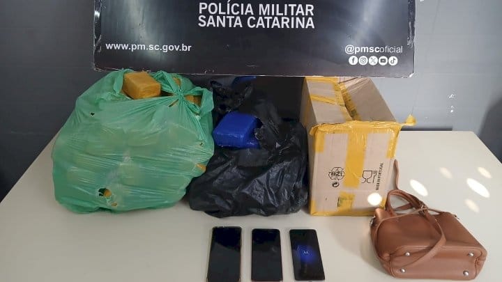 Mulher é presa com mais de 40 kg de maconha em Criciúma